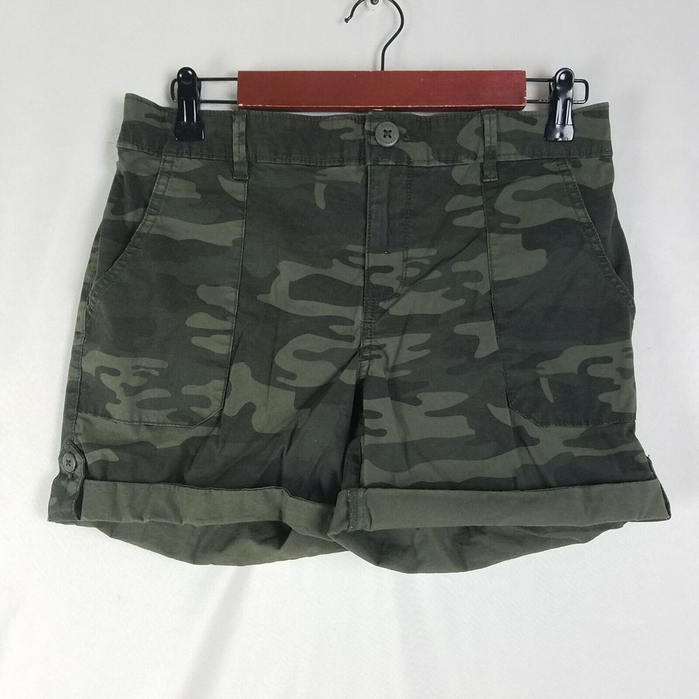 Social Standards Shorts Womens Small‎ Green Camouflage Mid Rise Cuffed Utility